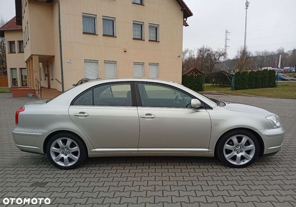 Toyota Avensis - 11