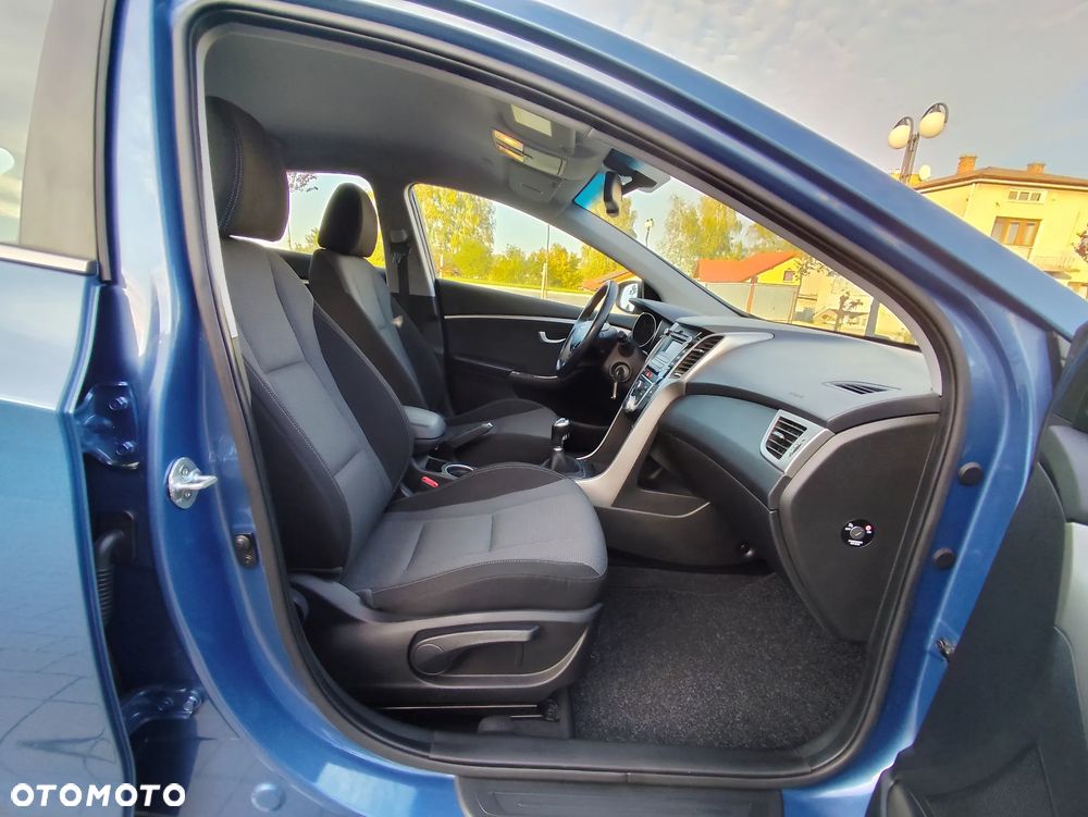 Hyundai i30 - 23