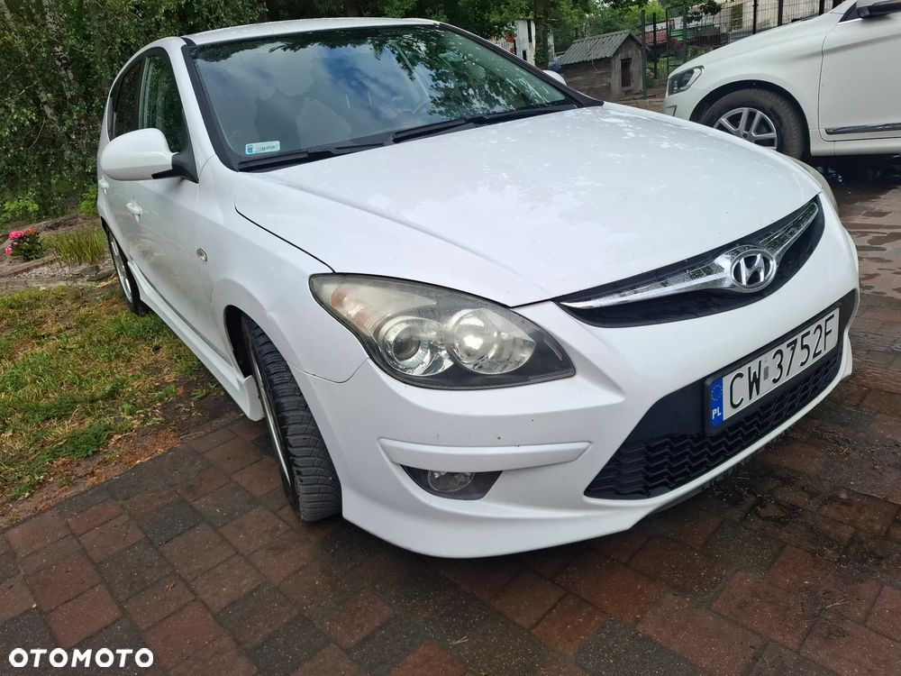 Hyundai i30 1.6 CRDi Base + - 5