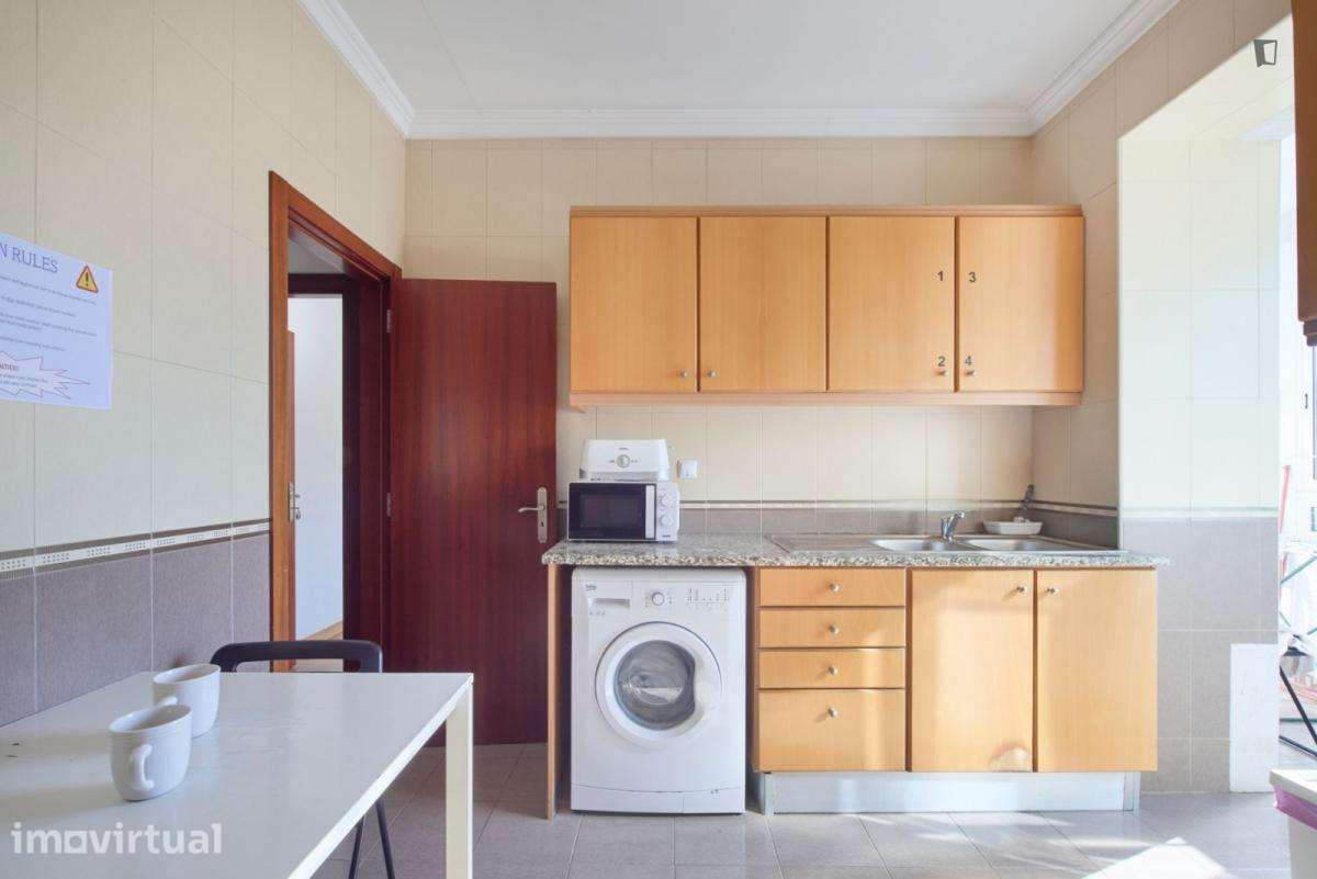 Quarto - localizado em Entrecampos Lisbon - Grande imagem: 4/7