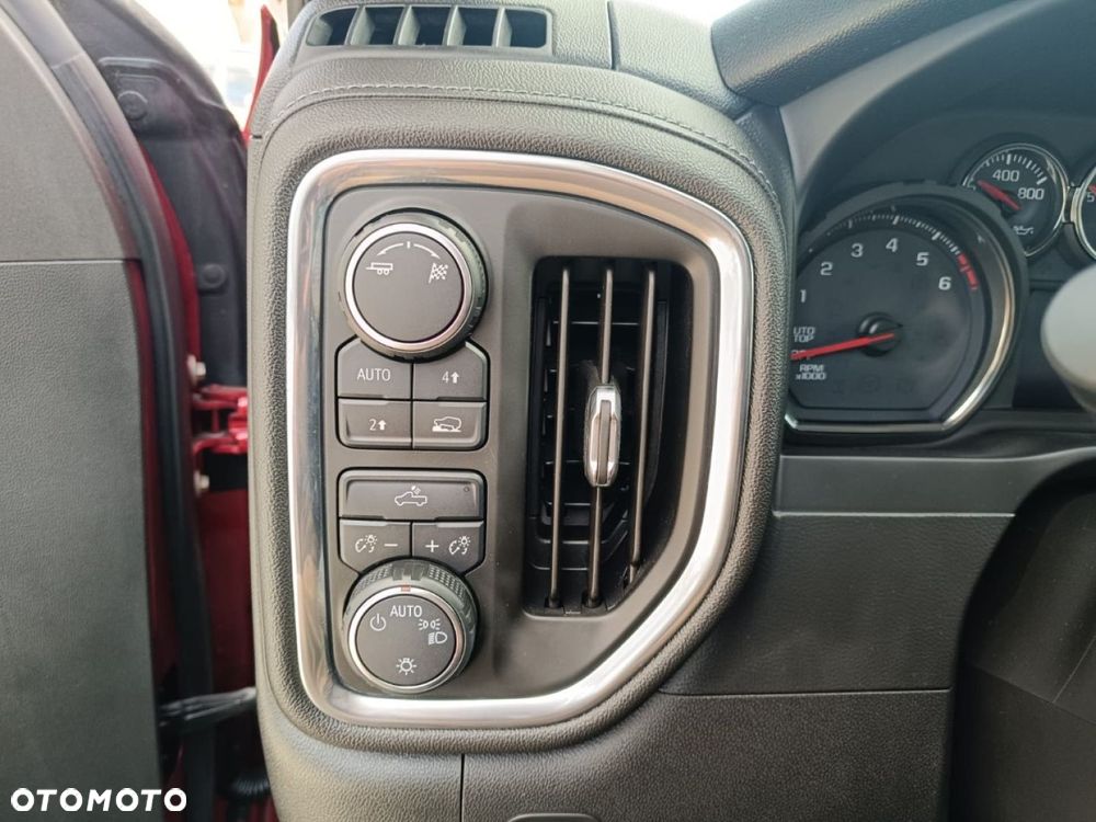 Chevrolet Silverado - 33