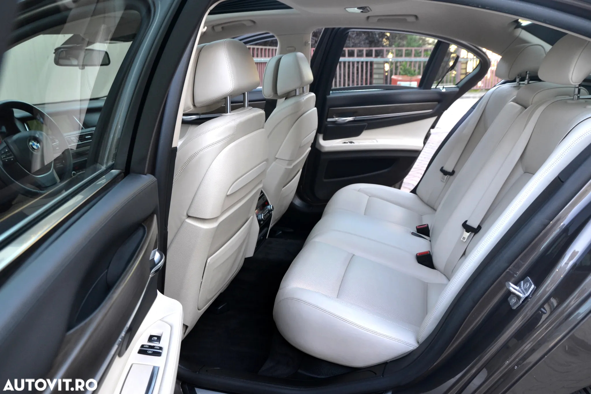 BMW Seria 7 730d Edition Exclusive - 18