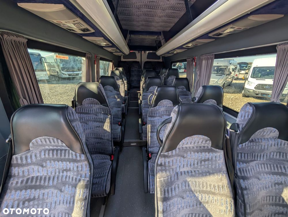 Mercedes-Benz Sprinter 519 - 19