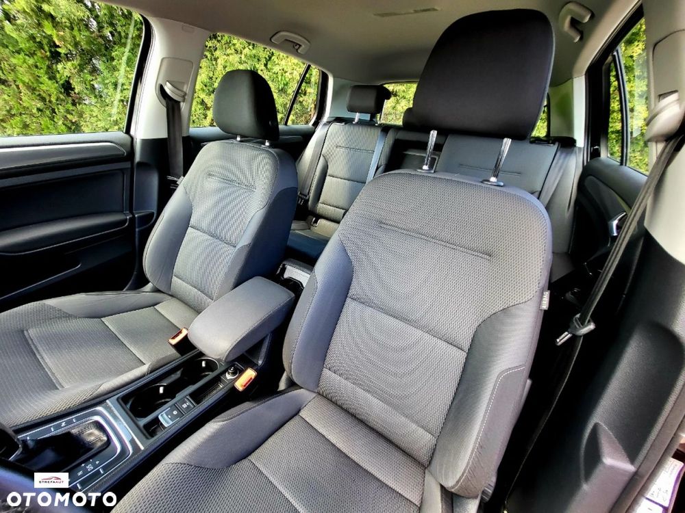 Volkswagen Golf - 11