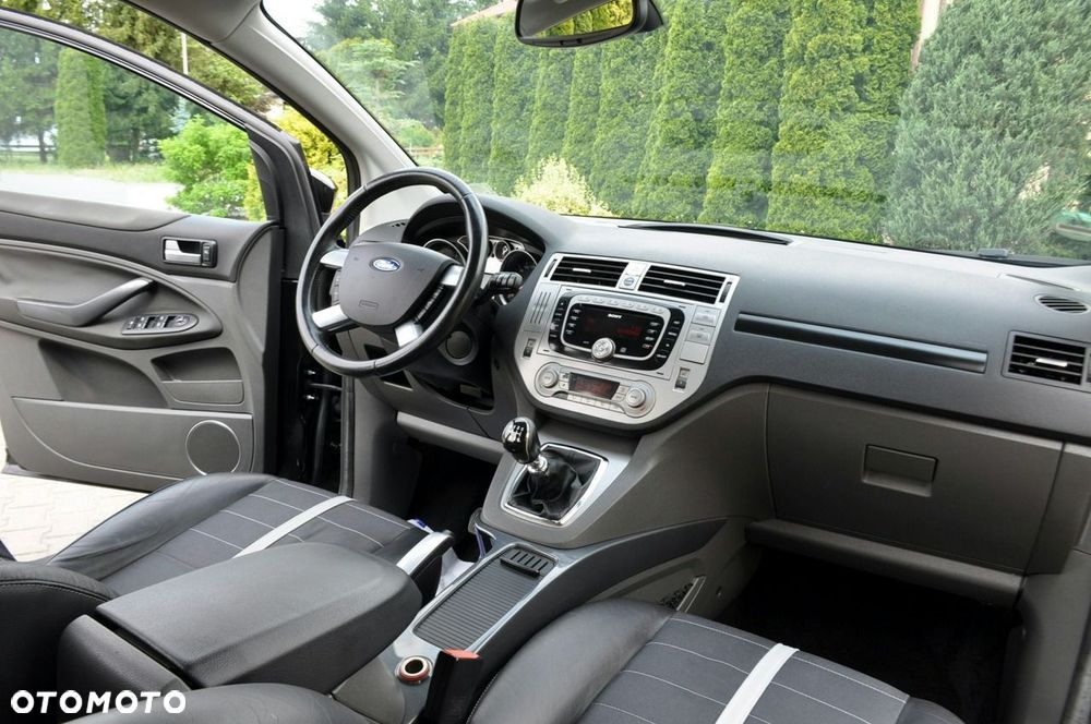 Ford Kuga - 24