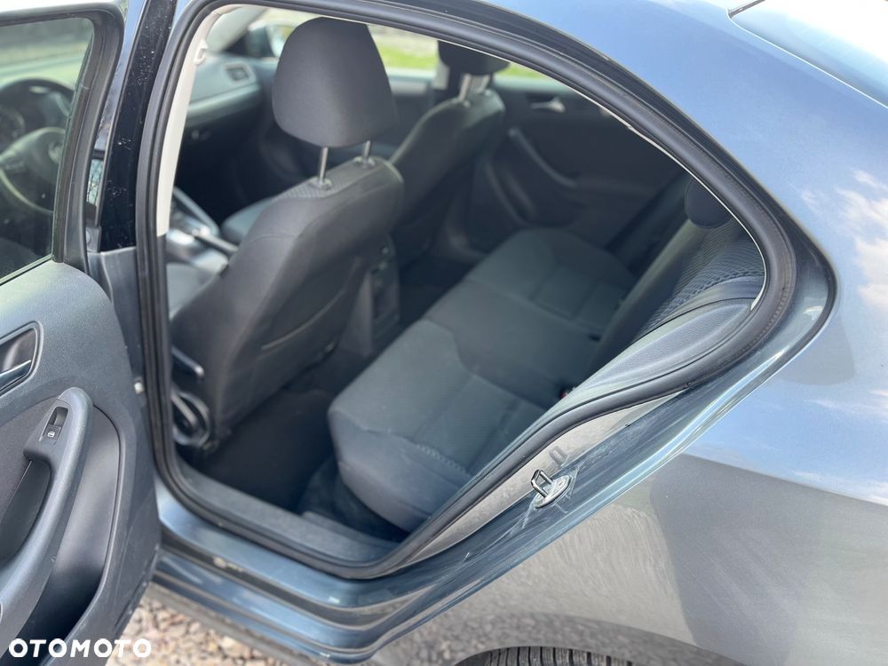 Volkswagen Jetta 1.6 TDI Highline Optimum DSG - 16