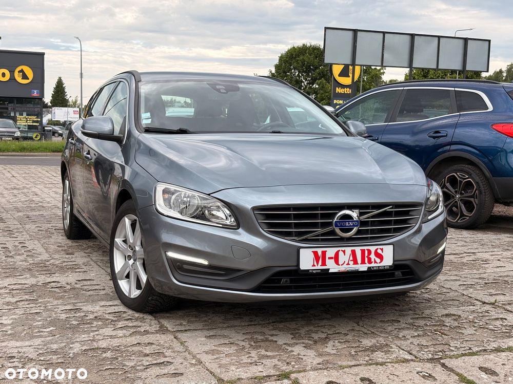 Volvo V60 D3 Momentum Core - 1