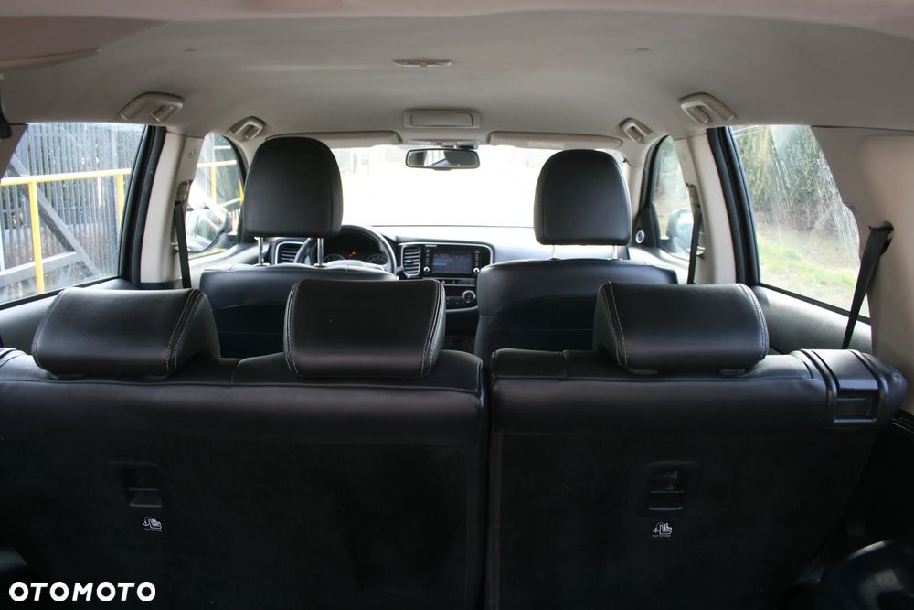 Mitsubishi Outlander - 6