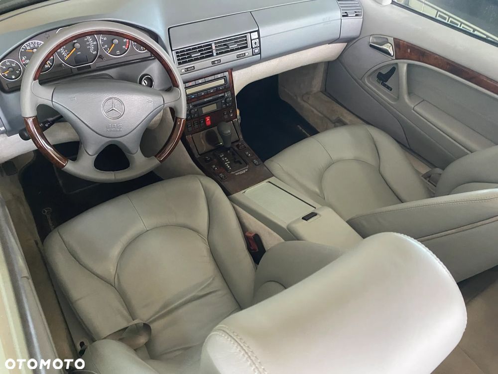 Mercedes-Benz SL - 15