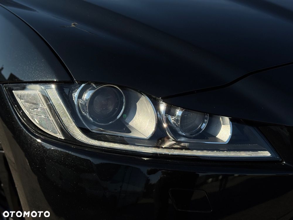 Jaguar F-Pace 30t AWD Prestige - 11