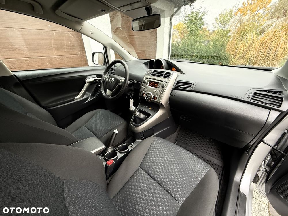 Toyota Verso 1.8 Edition - 24