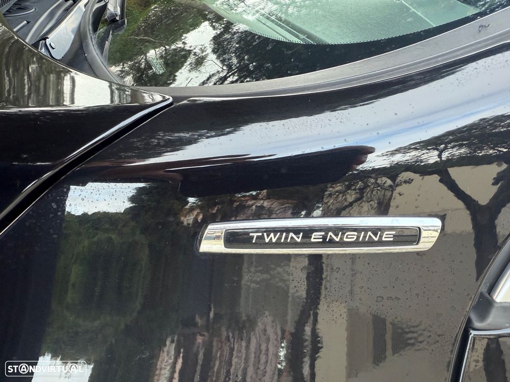 Volvo V60 2.4 D6 R-Design AWD Phev - 4