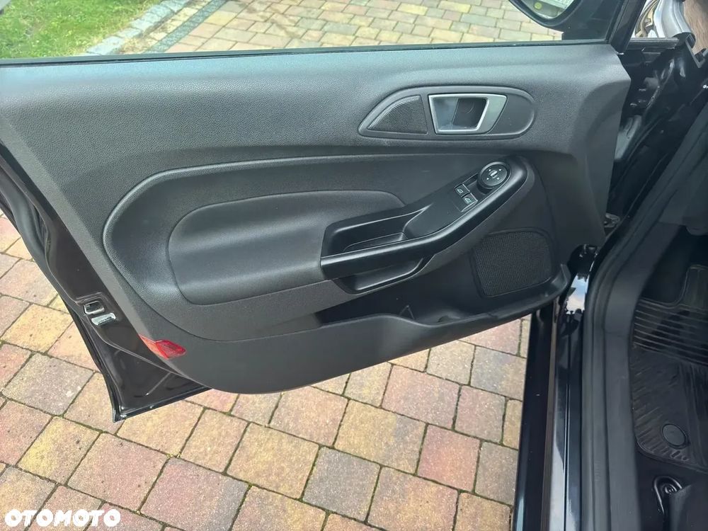 Ford Fiesta - 12