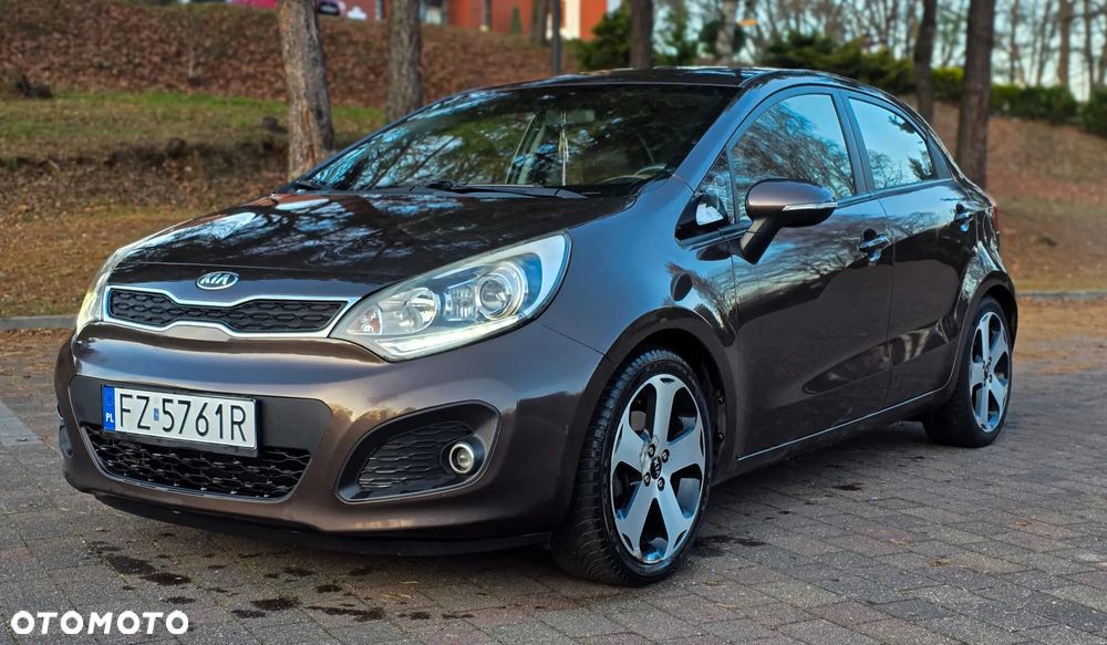 Kia Rio 1.4 L - 3