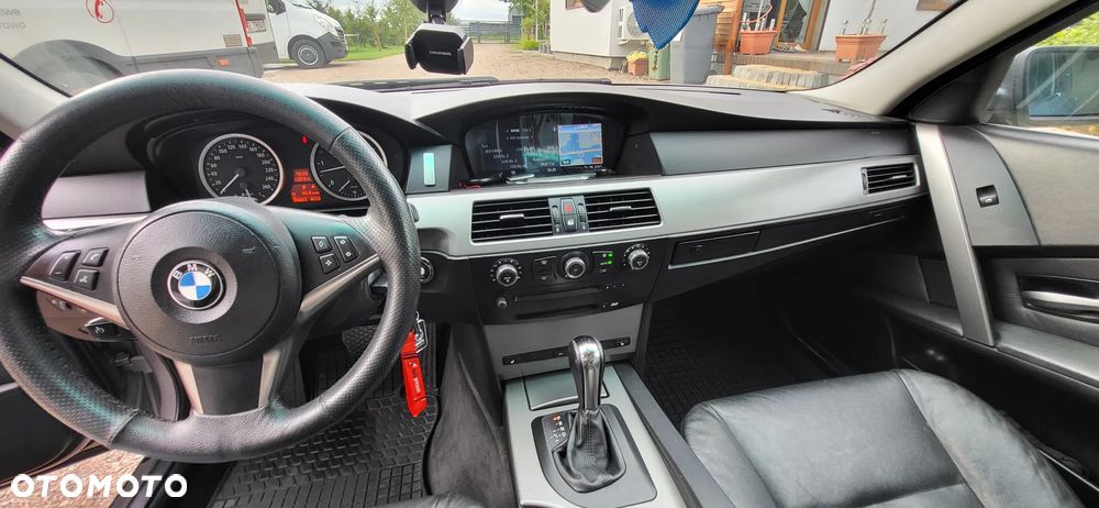 BMW Seria 5 525d Touring - 5