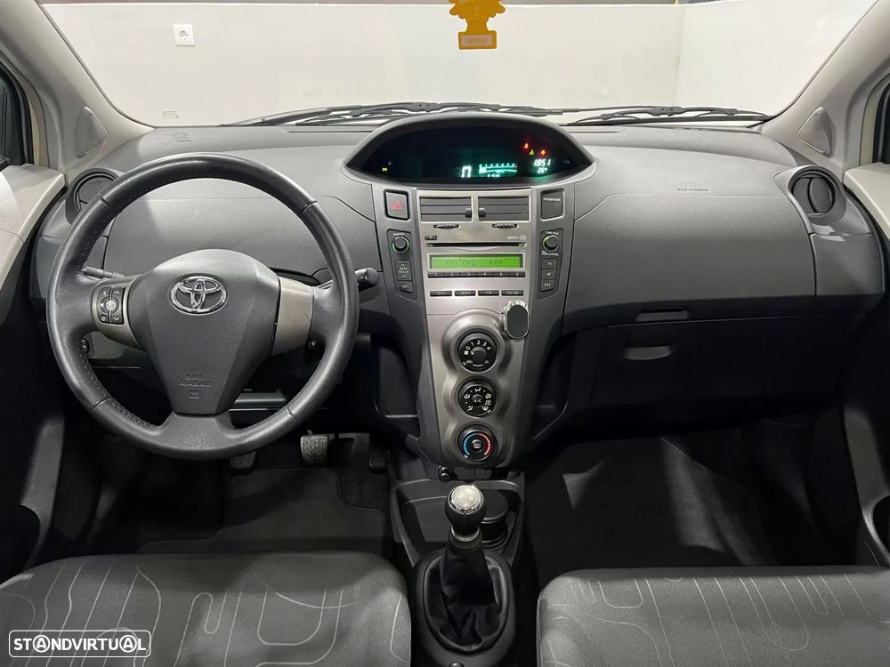 Toyota Yaris 1.0 VVT-i AC - 8