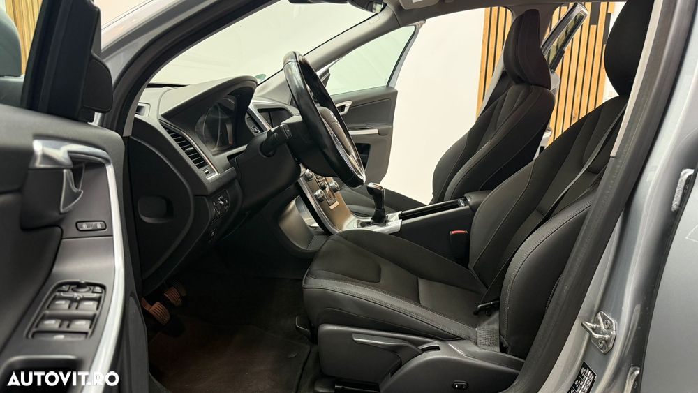 Volvo XC 60 D4 Momentum - 16