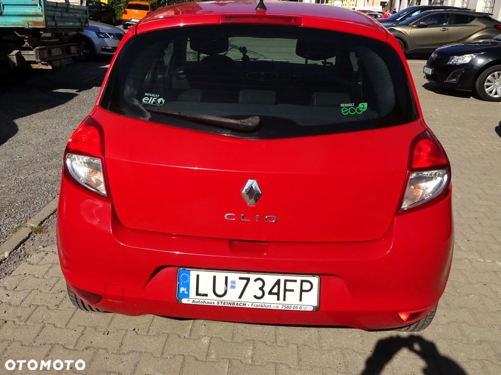Renault Clio - 9
