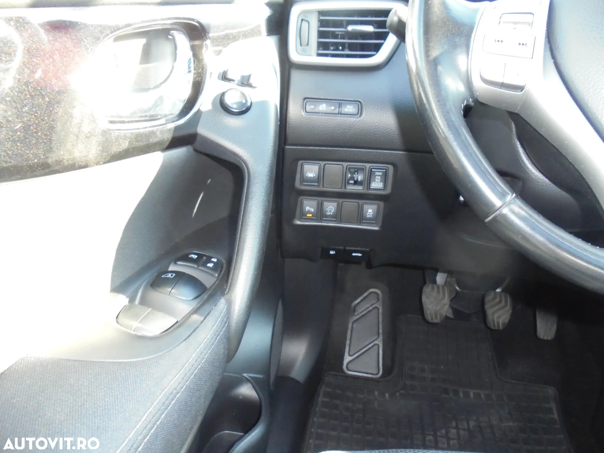 Nissan Qashqai 1.6L dCi Start/Stop 4X4-i N-Connecta - 19