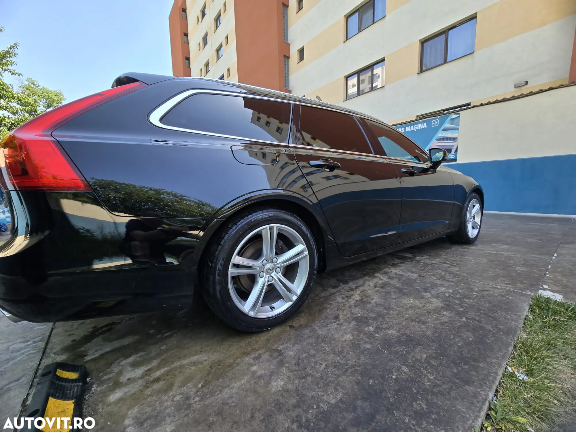 Volvo V90 D4 Geartronic Momentum Pro - 11