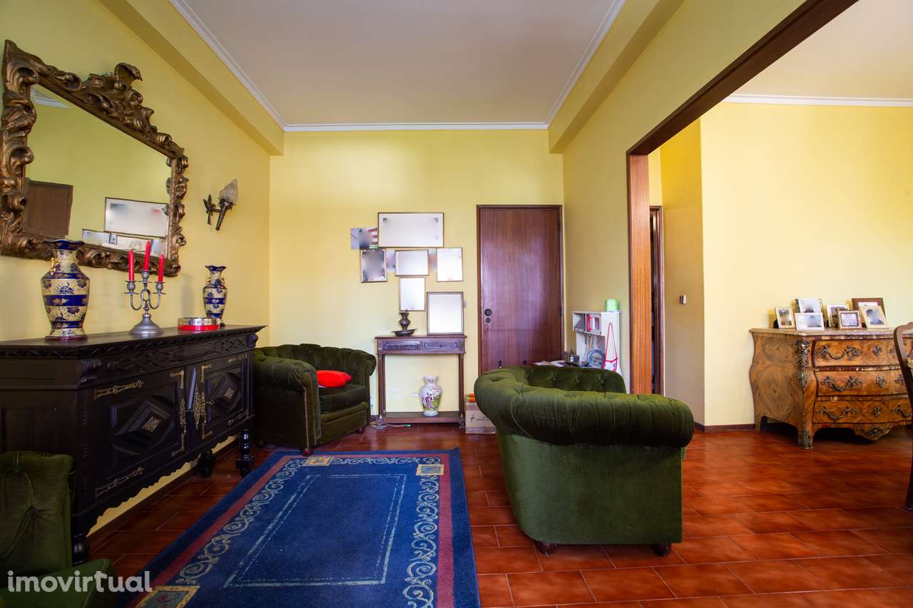 Apartamento T4 na Av. Bombeiros Voluntários de Algés - Grande imagem: 5/26