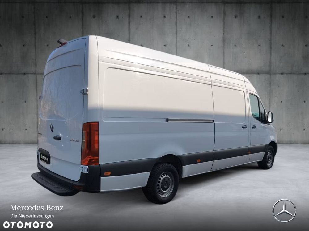 Mercedes-Benz Sprinter - 2
