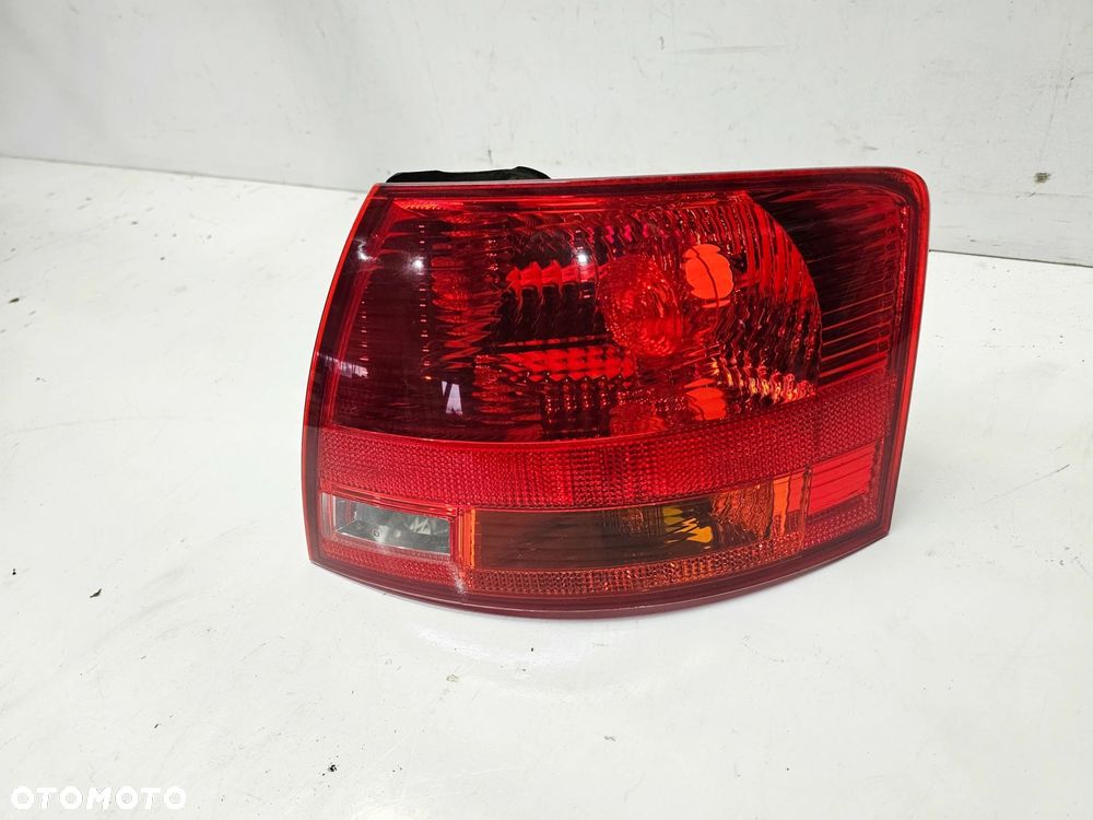 LAMPA PRAWY TYŁ W BŁOTNIK AUDI A4 B7 KOMBI AVANT 8E9945096E ORYGINAŁ - 3