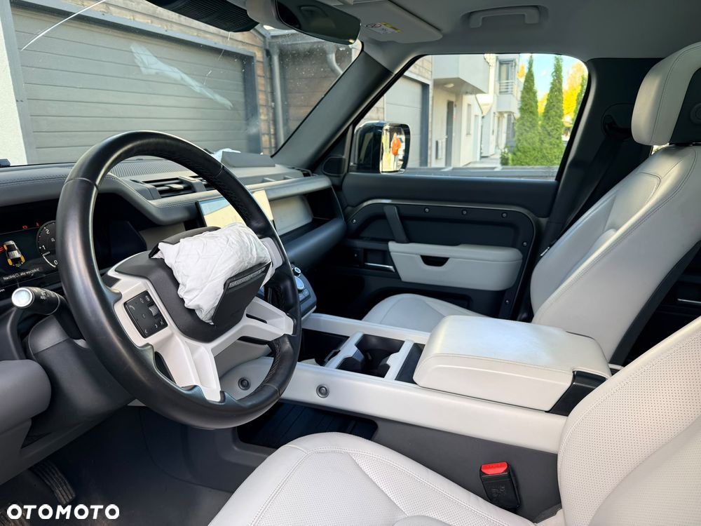 Land Rover Defender 3.0 D300 mHEV X-Dynamic HSE - 20