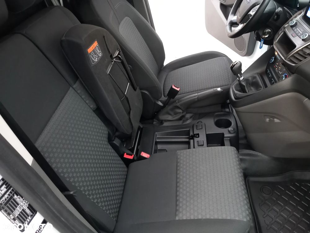 Ford Transit Connect - 27