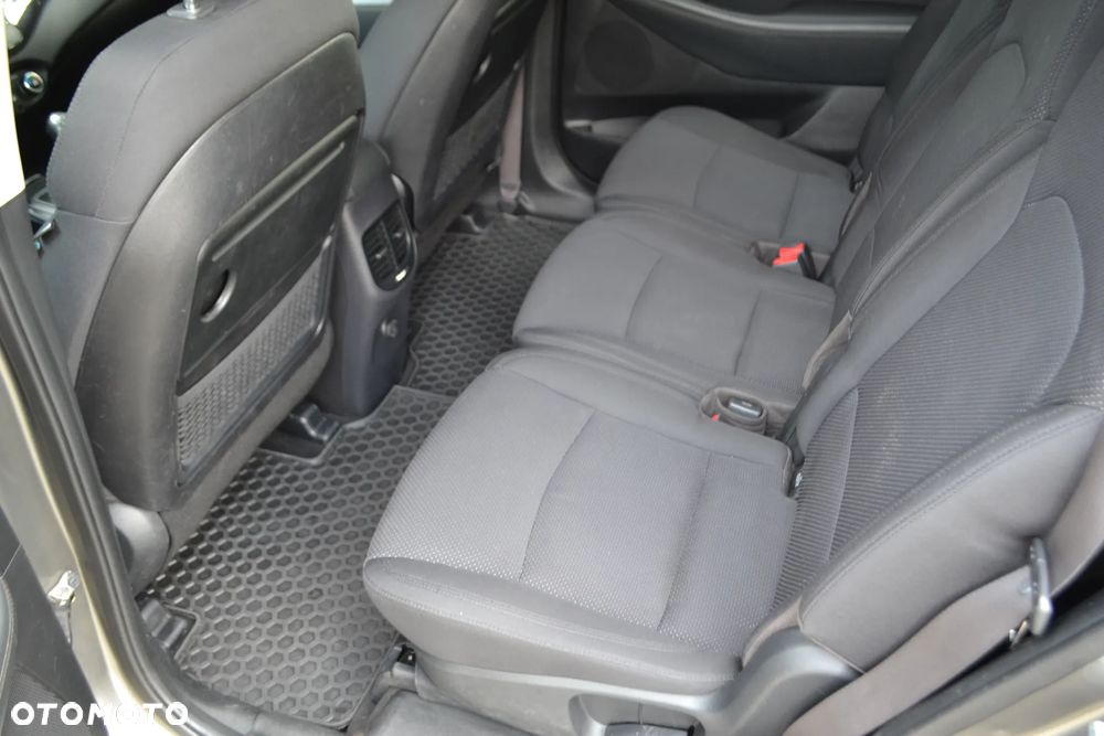 Kia Carens - 18