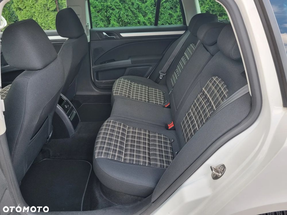 Skoda Superb 2.0 TDI Elegance - 27