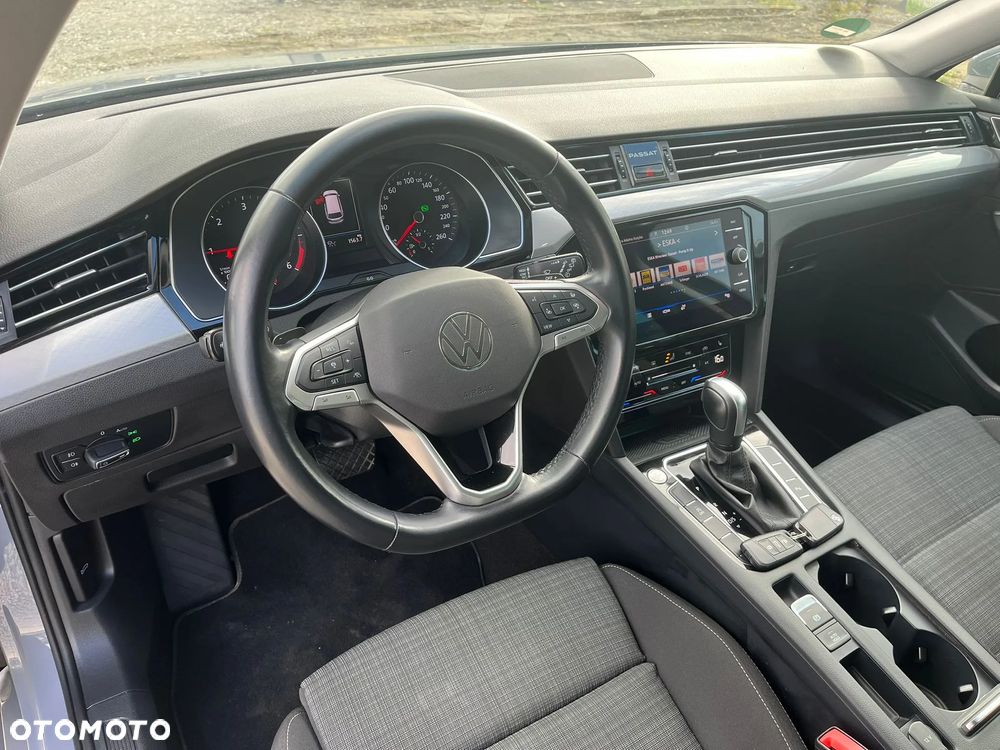 Volkswagen Passat - 10