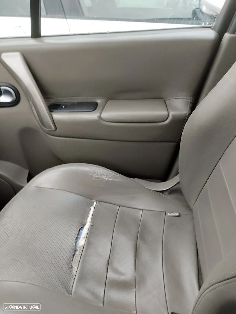 Renault Scénic 1.5 dCi Dynamique Luxe - 4