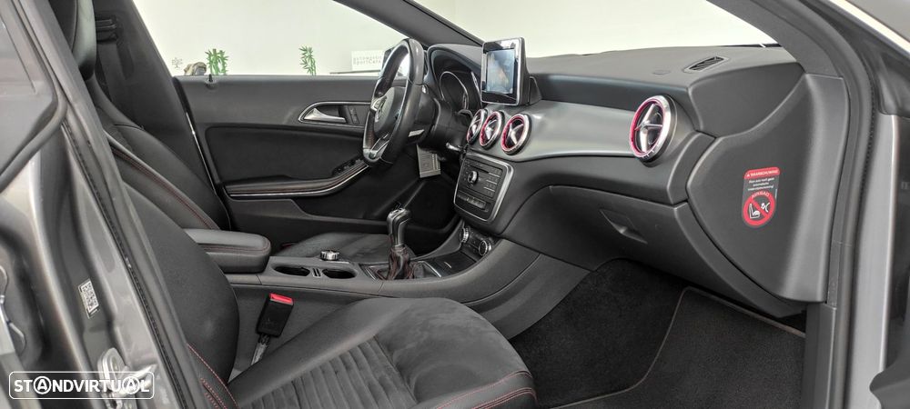 Mercedes-Benz CLA 180 CDI AMG Line - 22