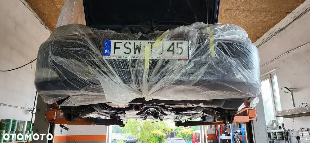 Toyota Camry 3.0 V6 - 27