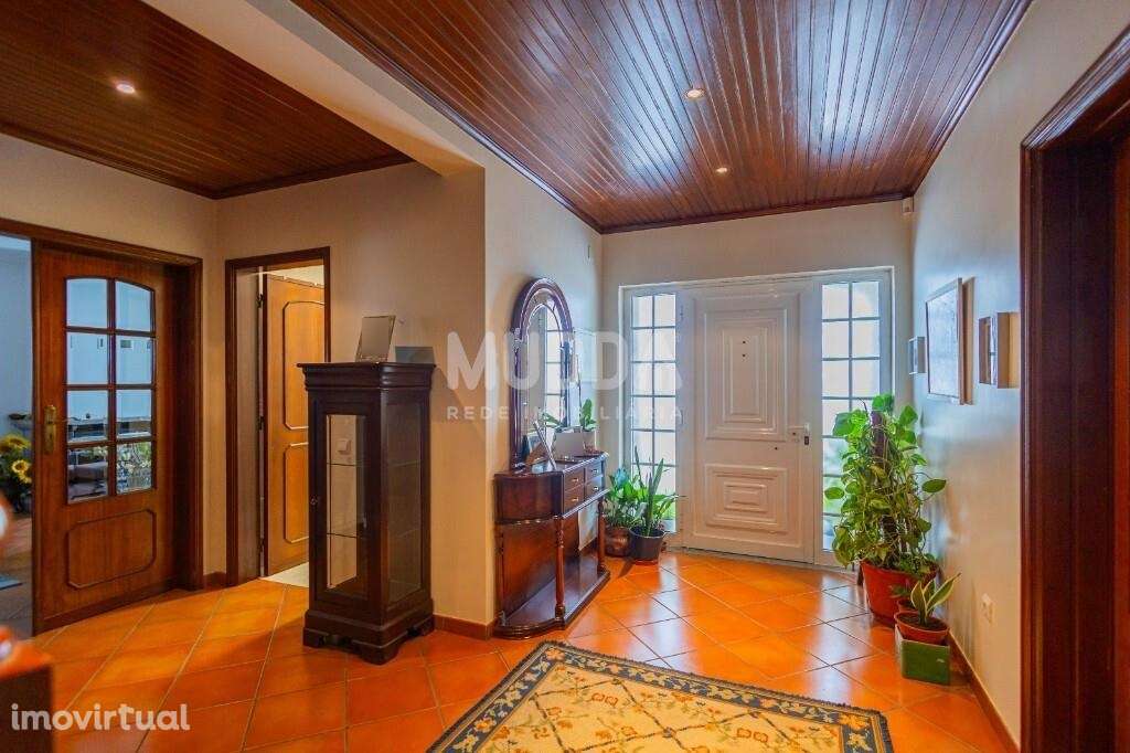 Moradia T4 em Esgueira – Aveiro | Jardim, Garagem Dupla e Excelentes Á - Grande imagem: 5/25