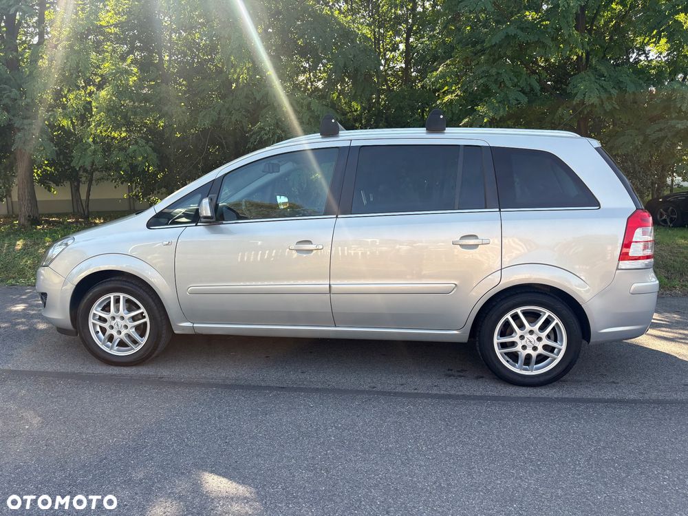 Opel Zafira 1.8 Cosmo - 3