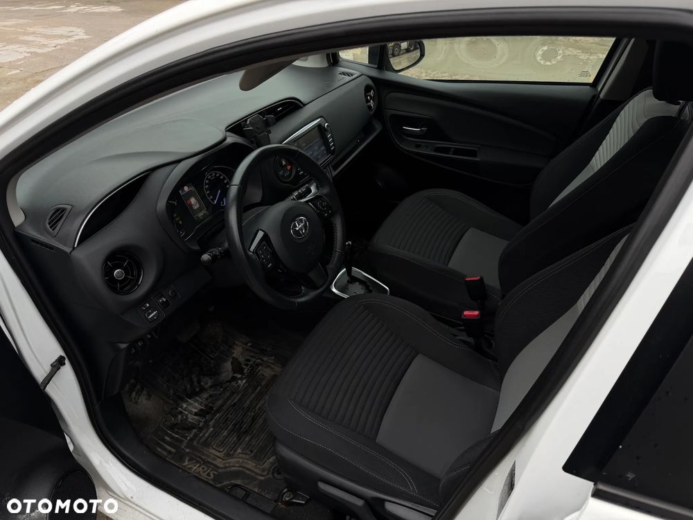 Toyota Yaris Hybrid 100 Active EU6 - 5