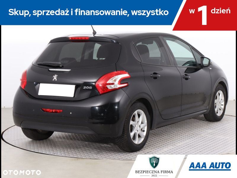 Peugeot 208 - 6
