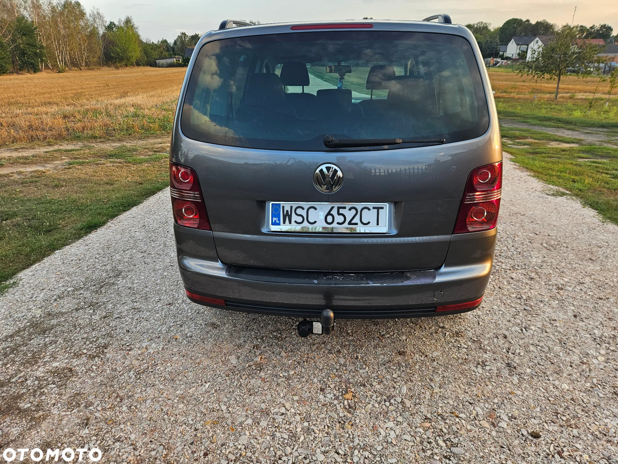 Volkswagen Touran 1.6 Basis - 4