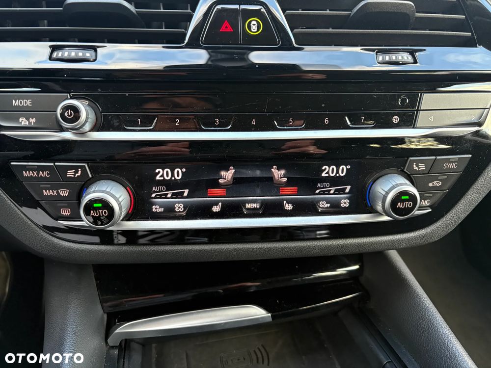 BMW Seria 5 520d Touring Luxury Line - 21