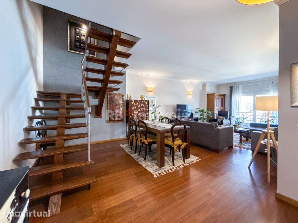 Apartamento T4 Duplex c/ Varandas, Arrecadação e Parqueamento - no ... - Grande imagem: 3/60