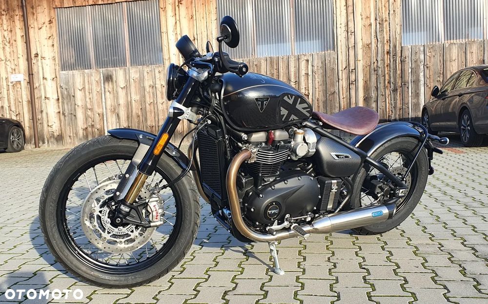 Triumph Bonneville Bobber - 4