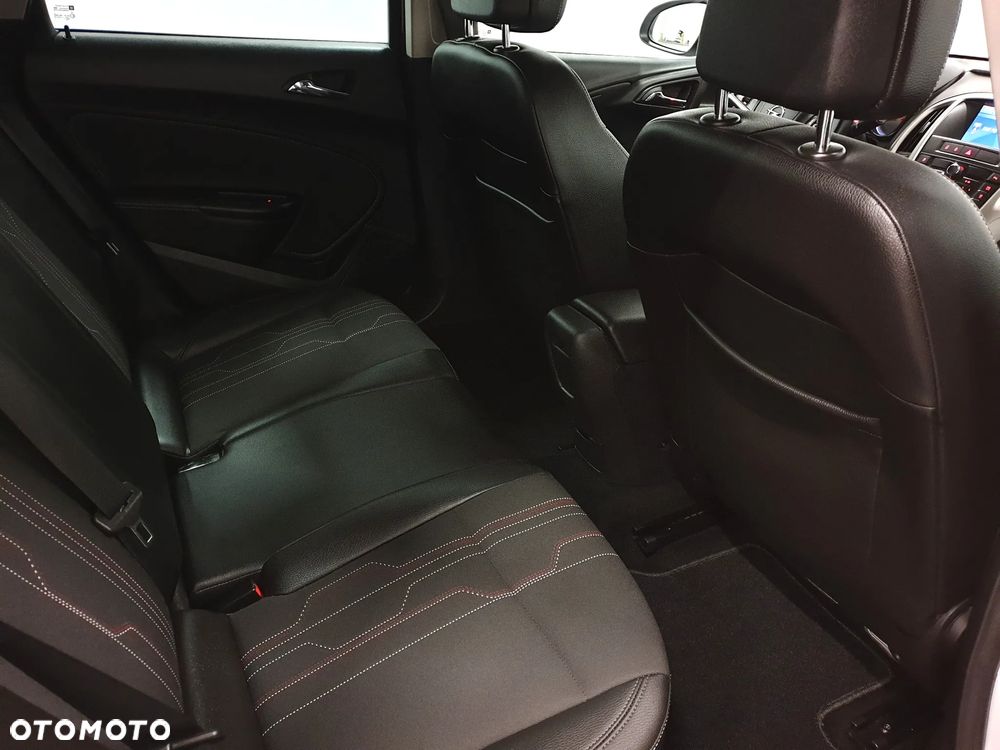 Opel Astra 1.4 T Cosmo S&S - 22