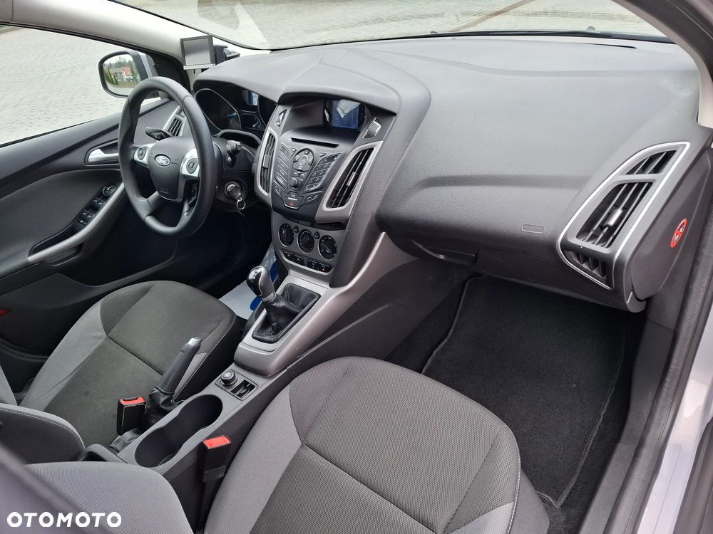 Ford Focus 1.6 Gold X (Trend) - 26