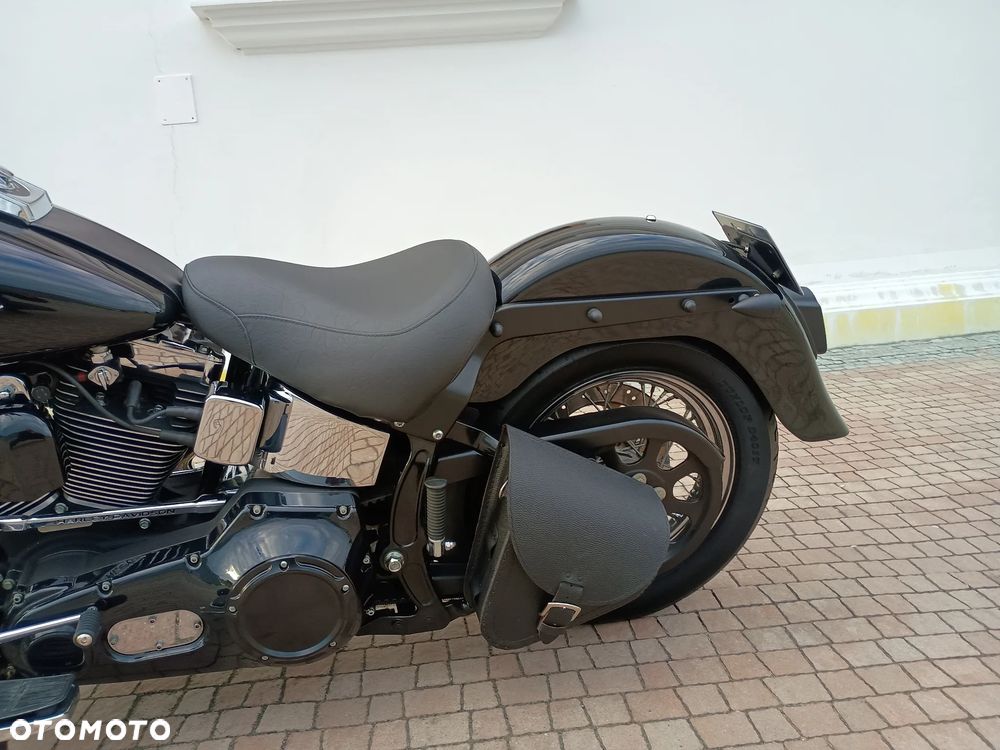 Harley-Davidson Softail Heritage Classic - 16