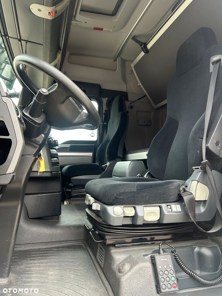 MAN TGX 18.480 RETARDER / AUTOMAT / BARDZO DOBRY STAN / ŚREDNIE SPALANIE OD NOWOŚCI TO 27.5 L / PRZEBIEG AUTOSTRADOWY 18 331 MOTOGODZIN PRACY SILNIKA / - 29