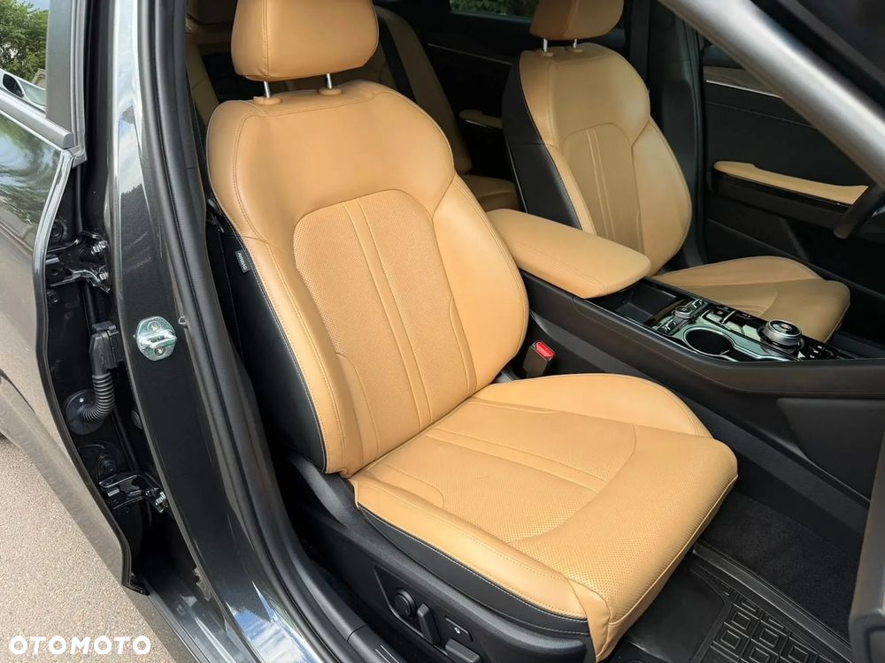Kia K5 - 16