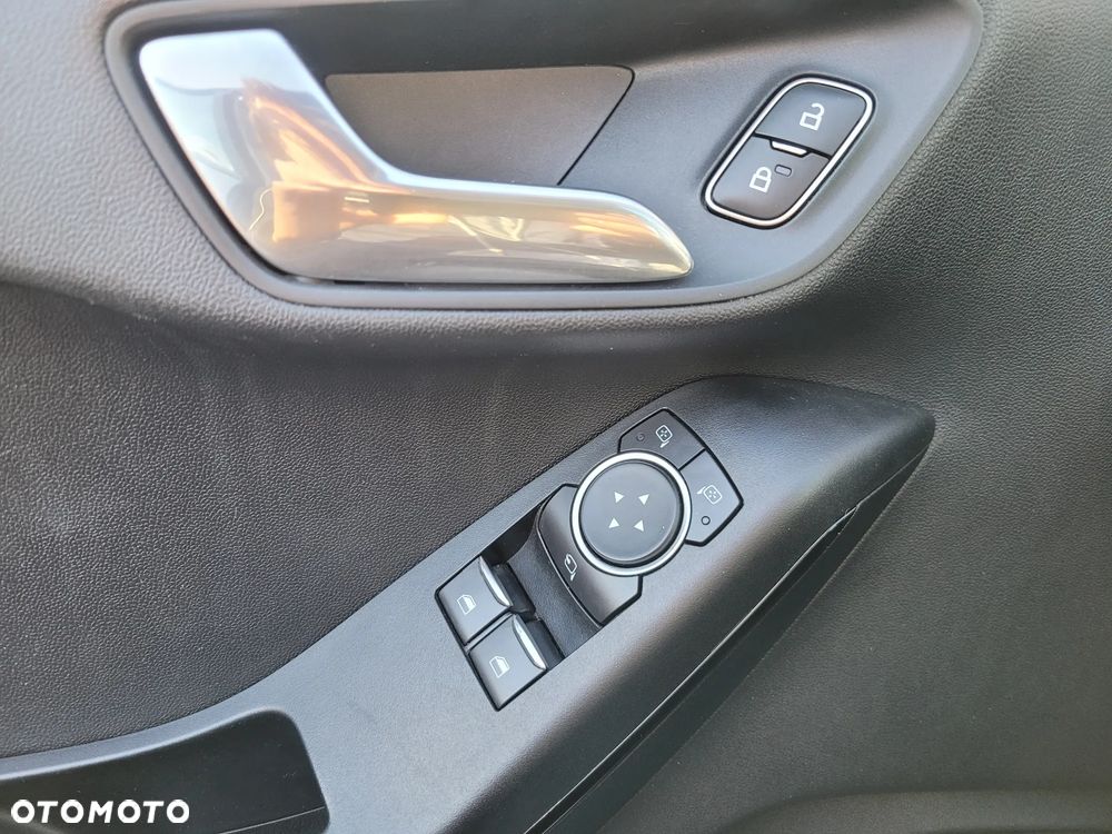 Ford Fiesta - 18