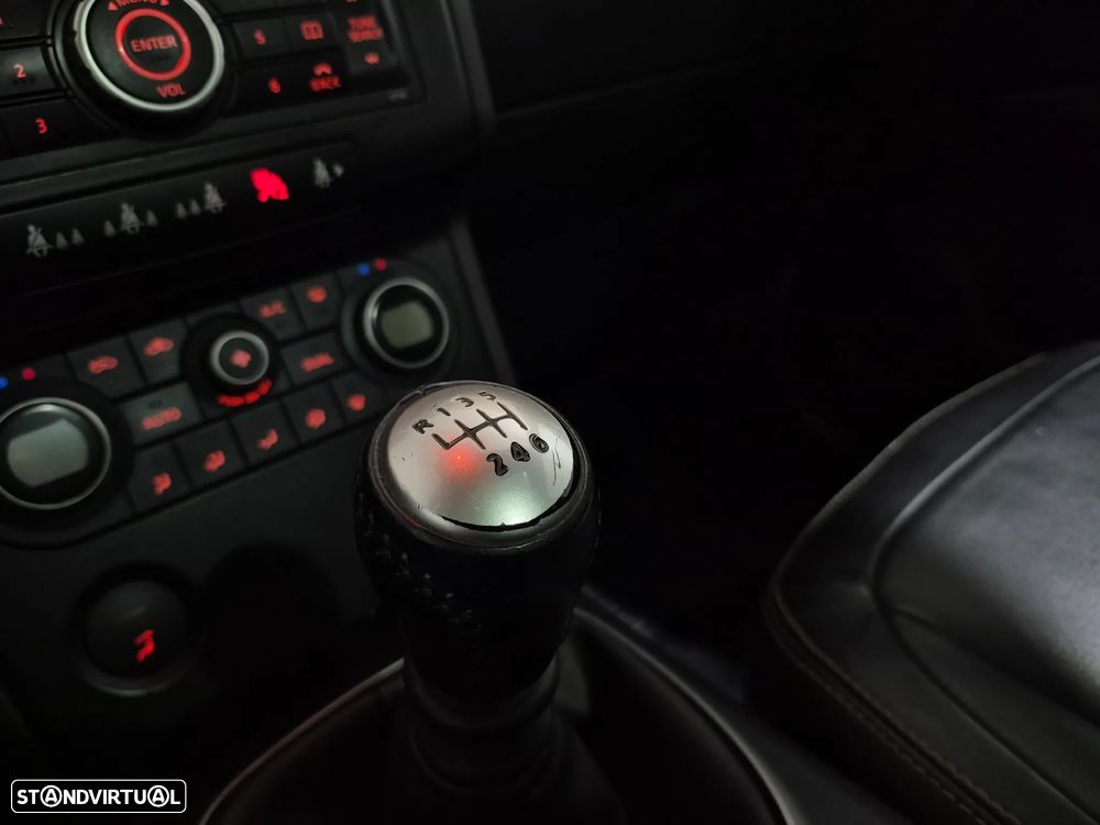 Nissan Qashqai 1.5 dCi Tekna Premium Pele Preta 17 - 24